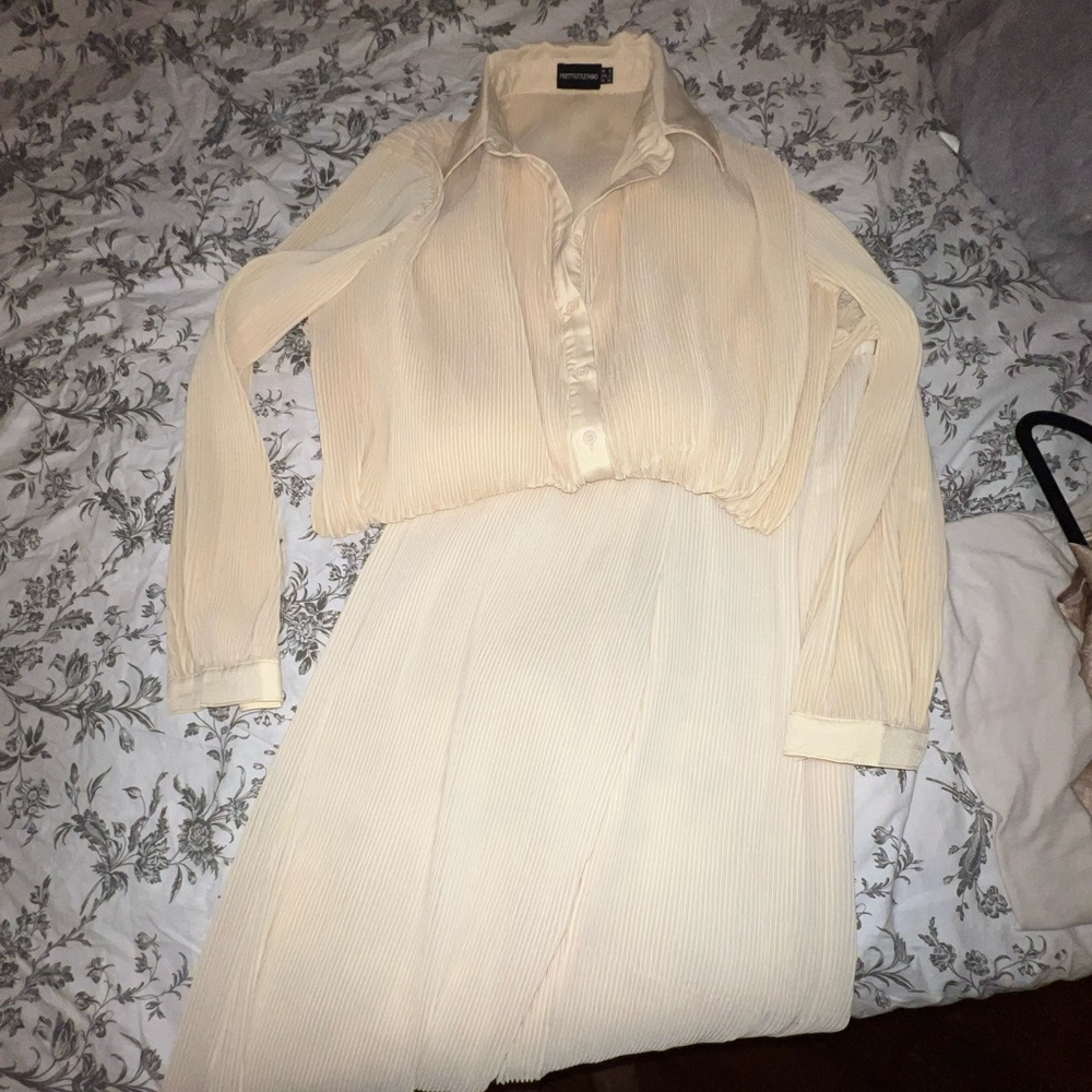 Ivory Plisse Set